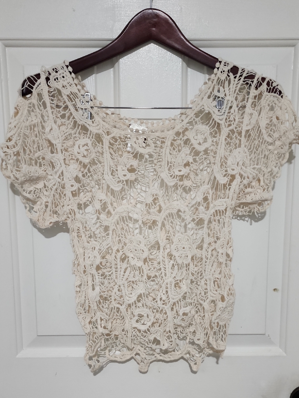 Women’s Cream Crochet Lace Short Sleeve Top